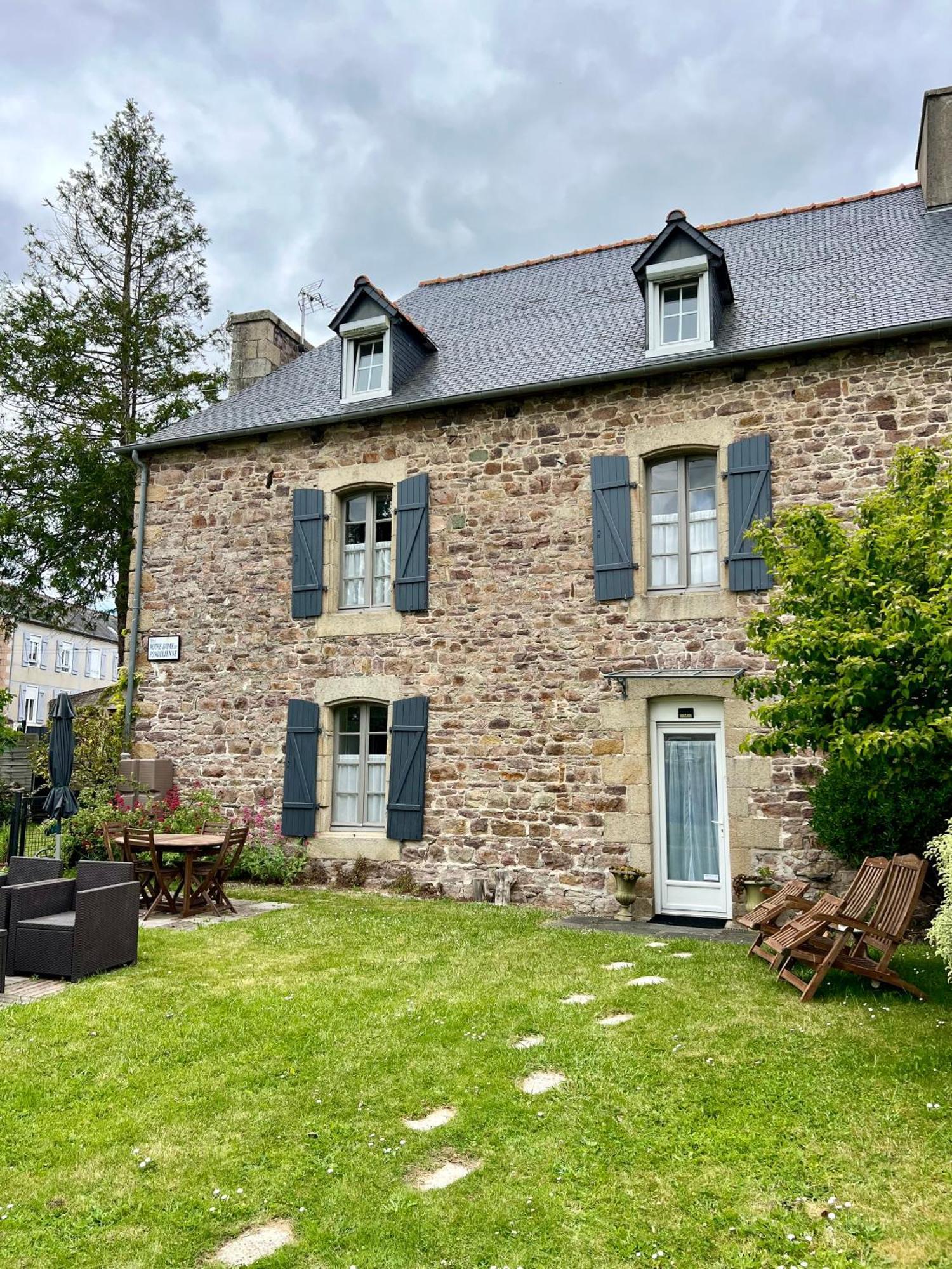 Appart'hotel Maison Saint Michel Paimpol Exterior foto