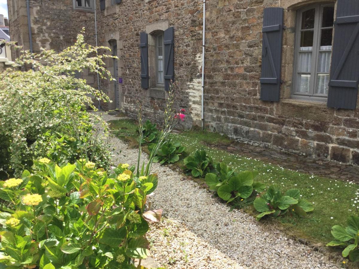 Appart'hotel Maison Saint Michel Paimpol Exterior foto